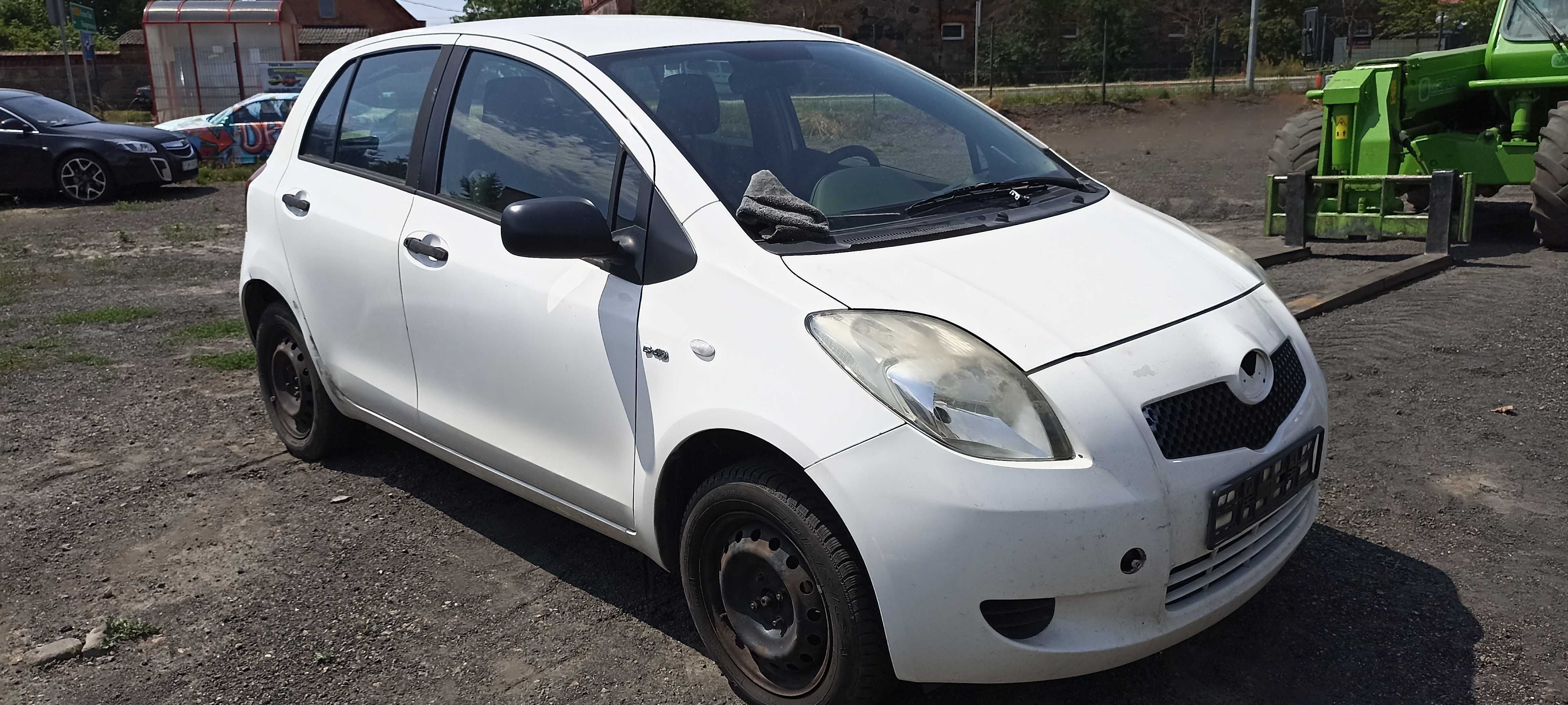 ćwiartka tył tylna toyota yaris 1.4 d4d lak 068