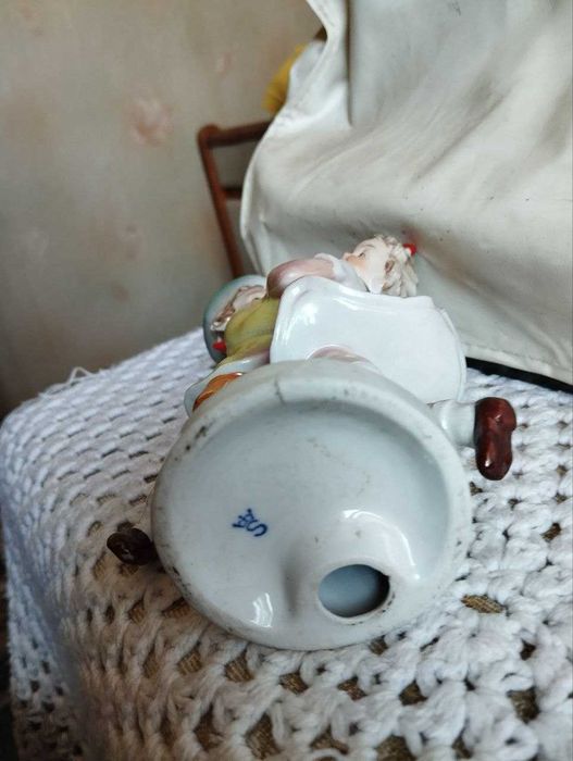 Статуэтка "Танцующие дети" Германия. Мейсенский фарфор.