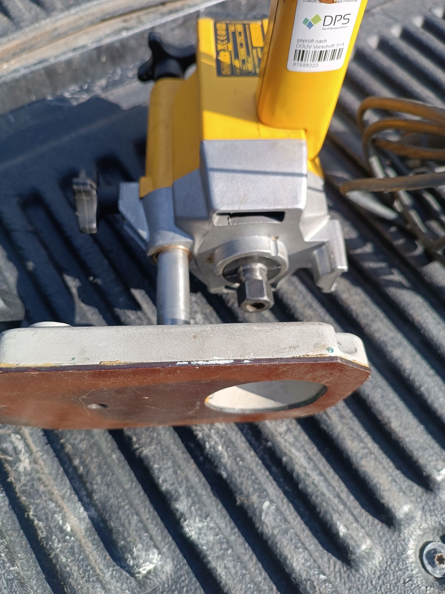 Frezarka gòrnowrzecionowa DW 615 DeWalt dw609