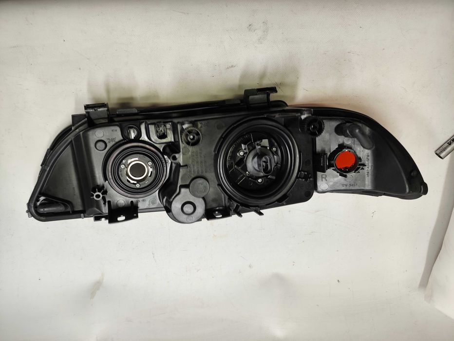 Lampa prawa reflektor prawy BMW E39 HB3, H7  NOWA