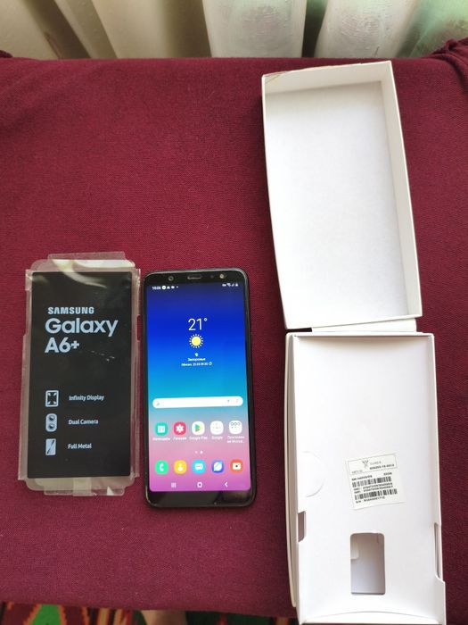 Смартфон Samsung Galaxy A6+ в прекрасном состоянии.
