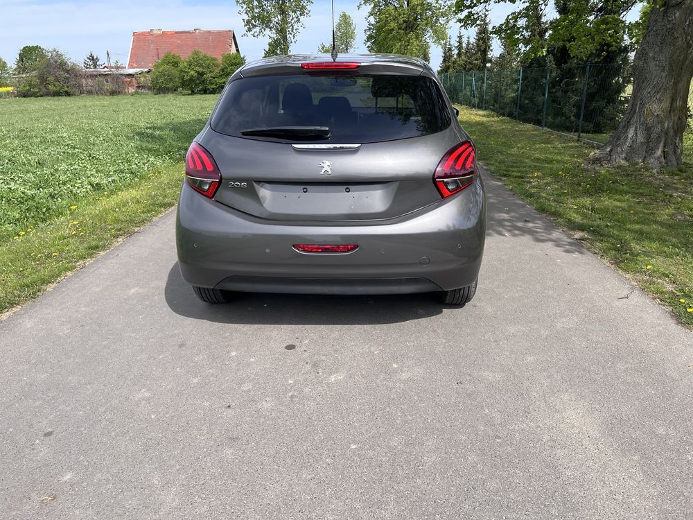 SPRZEDAM samochód marki PEUGEOT 208, 2018r. 1.2 BENZYNA