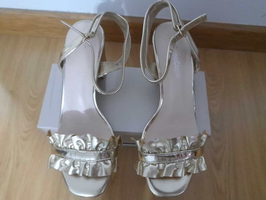 Sandalias Douradas