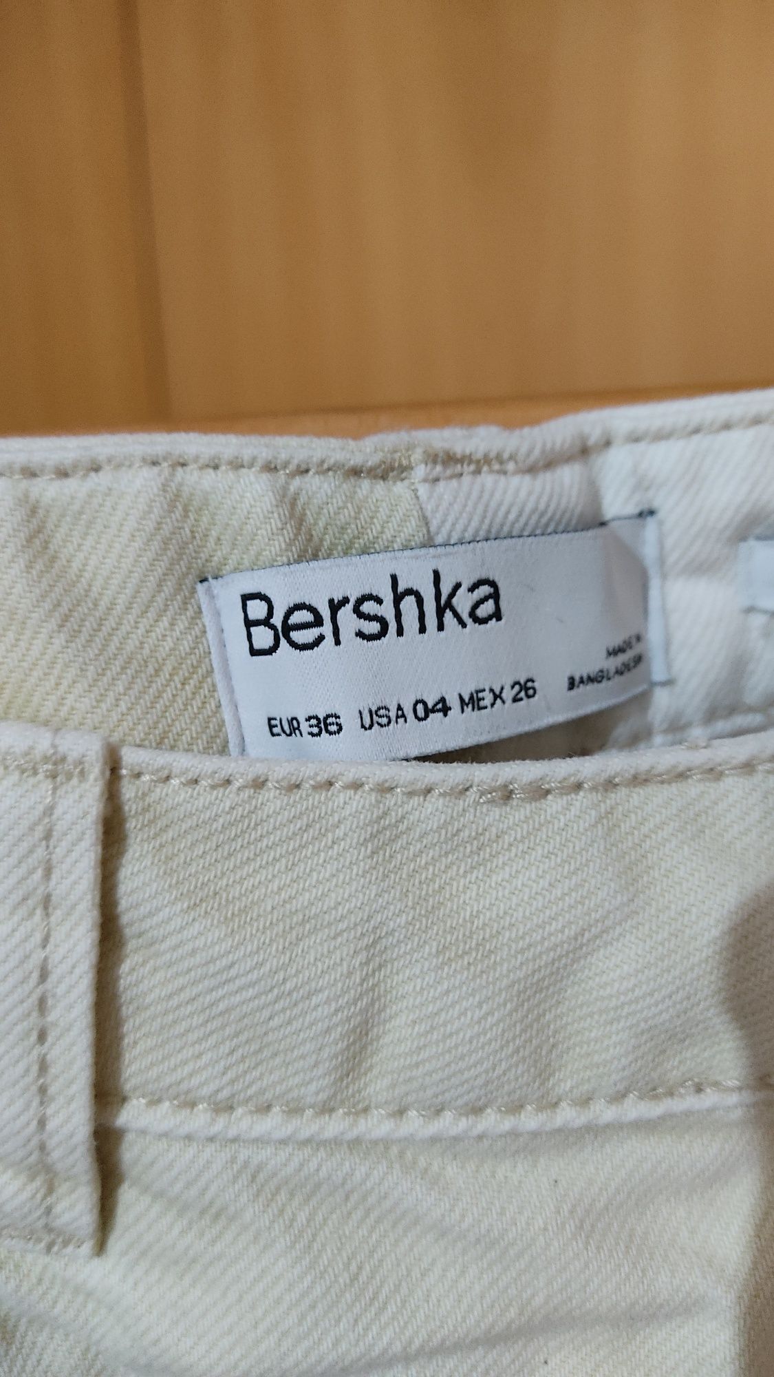 Calça Bershka tamanho 36