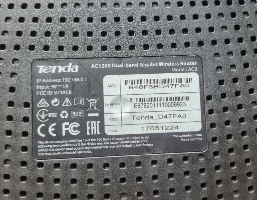 Router Tenda AC8