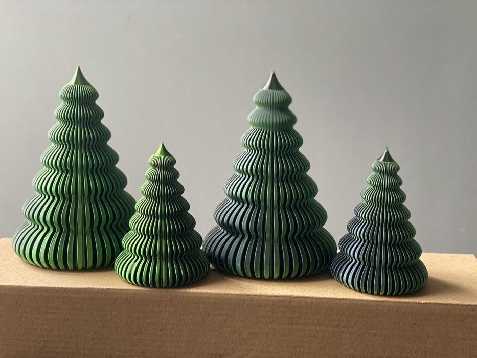 Piękna, duża ozdobna choinka, ozdoba świąteczna, stroik