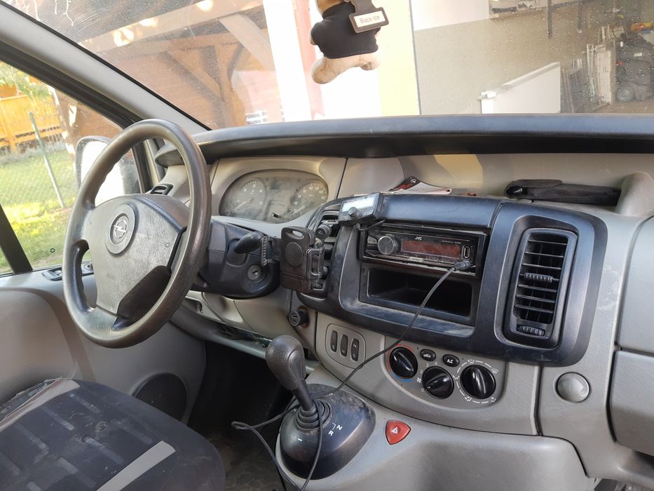 Opel Vivaro long 2.5 cdti pół automat 2006 r.
