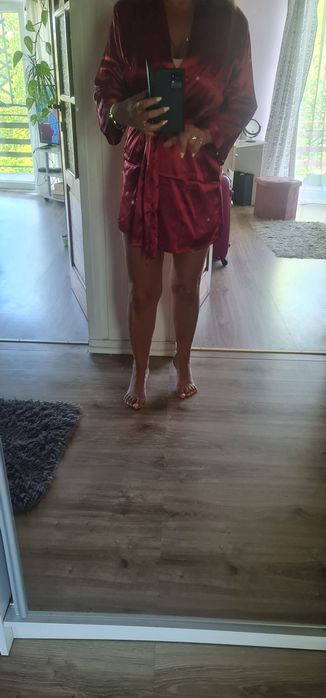 Szlafrok w kolorze burgundu