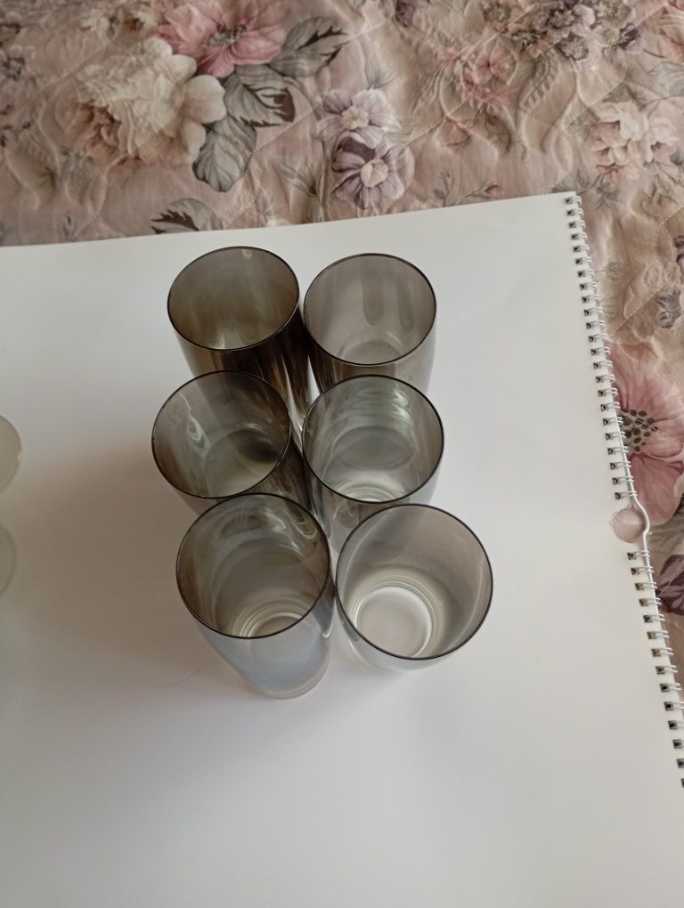 Набор стаканов и бокалов