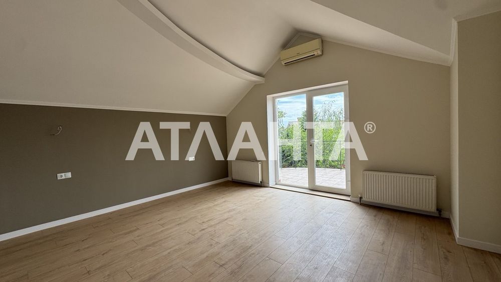 Дом у моря в охраняемом жилом массиве Совиньон