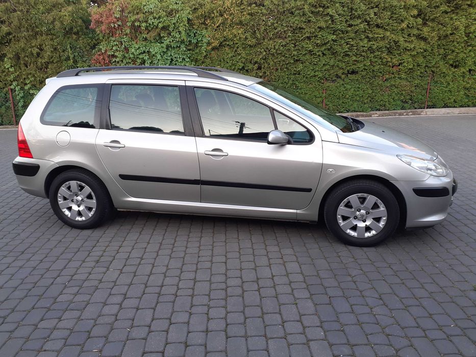 Peugeot 307 z 2006 roku.