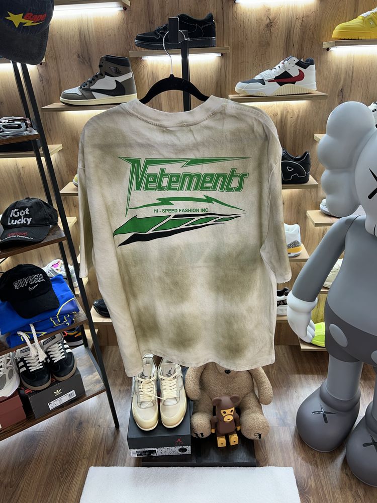 Футболка VETEMENTS Dirt Logo Speed Khaki