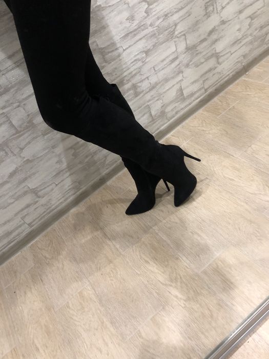 Сапожки высокие на шпильке