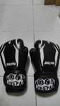 Luvas de Boxe (preto e vermelho) + Saco de boxe de parede