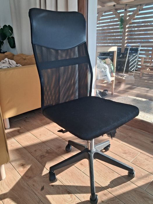 Fotel biurowy obrotowy