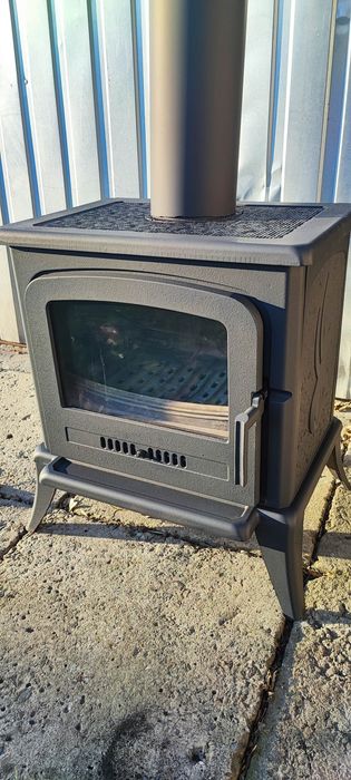 Żeliwny piec wolnostojący o mocy 5 kW model KOZA K7