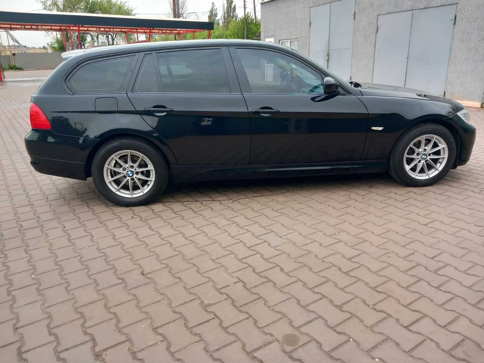 BMW Series 3 2010