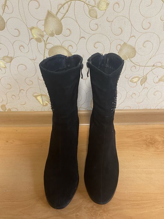 Продам чобітки натуральна замша демисизон жіночі