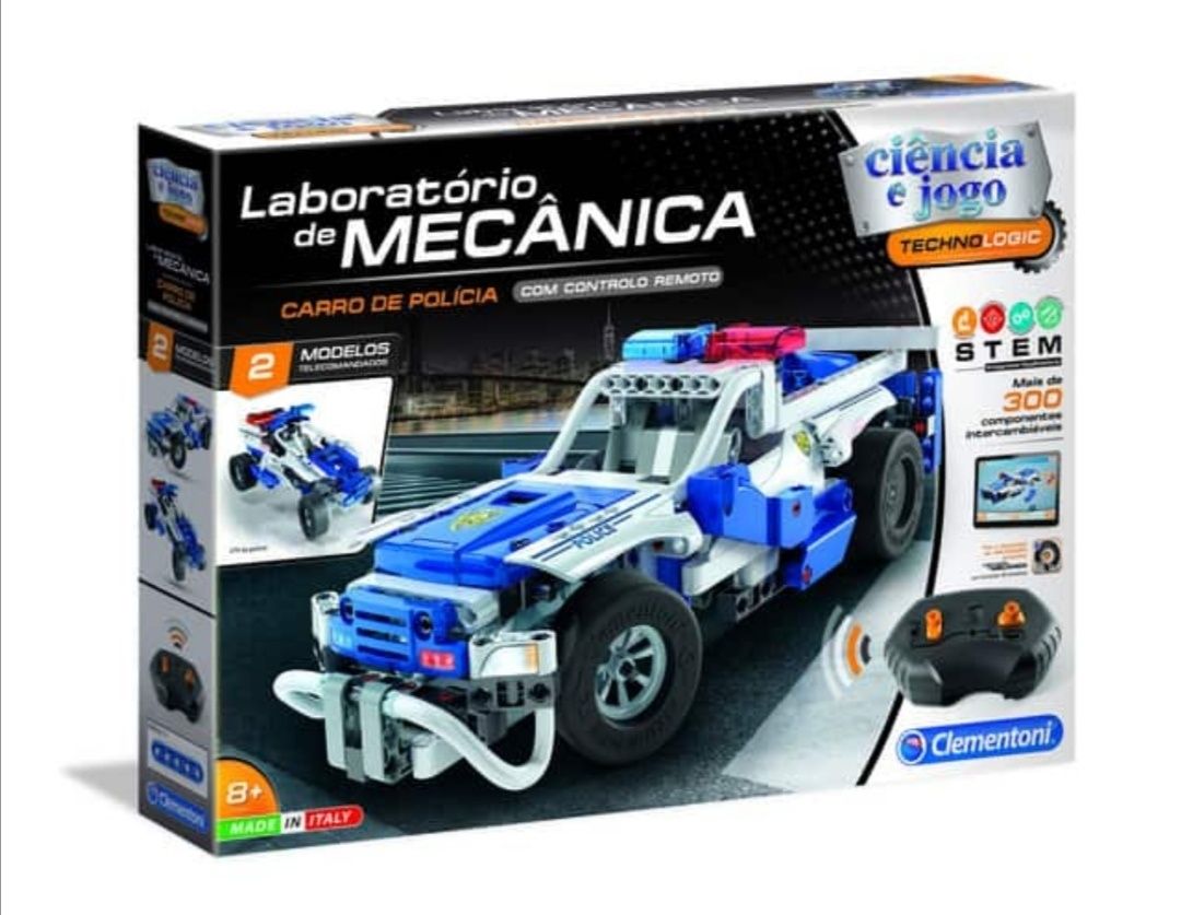 Laboratório de mecânica - carro de polícia