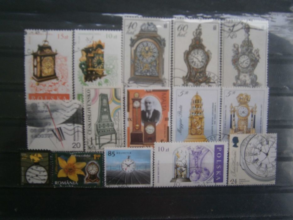 15 selos do tema Relógios todos diferentes