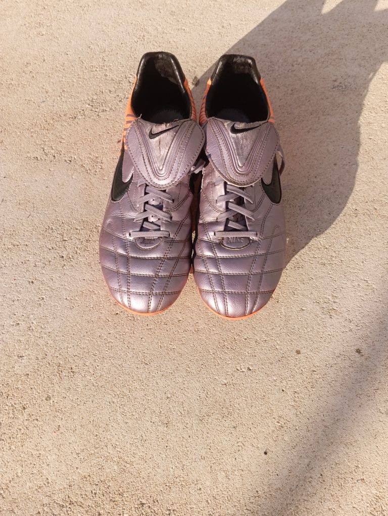 Nike Elite Tiempo Legend Mundial 2010