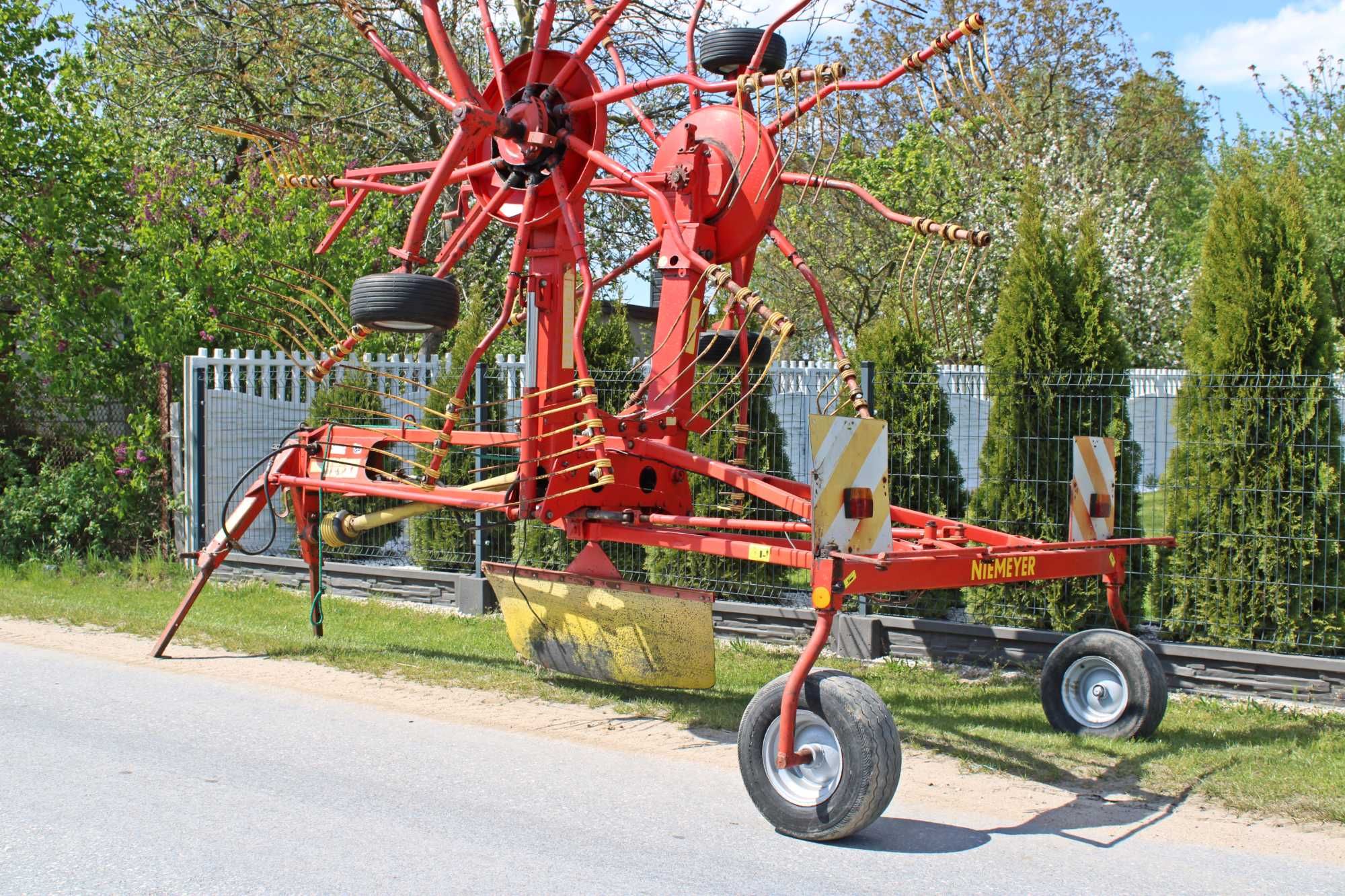 Zgrabiarka dwu karuzelowa Niemeyer 620 ZGRABIARKA 2 gwiazdowa Transpor