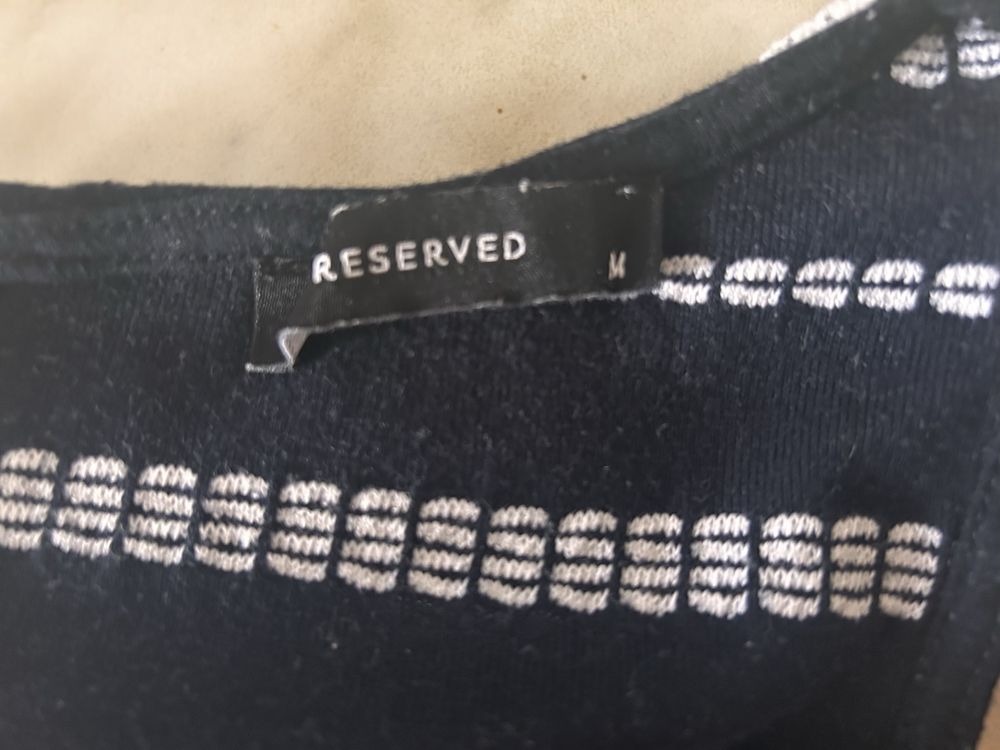 Sukienka Reserved M