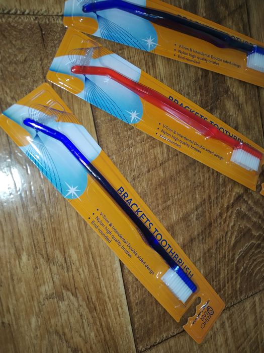 Щётка для брекетов комбинированная