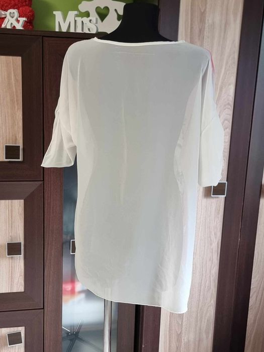 Piekna mgiełka przeswitujaca koszulka z modnym nadrukiem