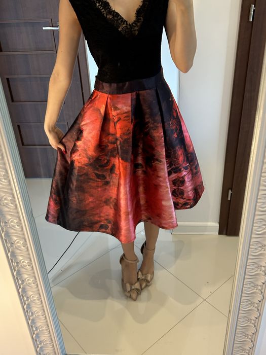 Piękna elegancka suknia sukienka rozkloszowana na wesele wizytowa