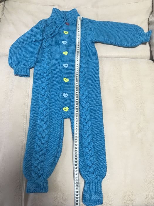 Вязаный комбинезон на мальчика ( ручная работа)
