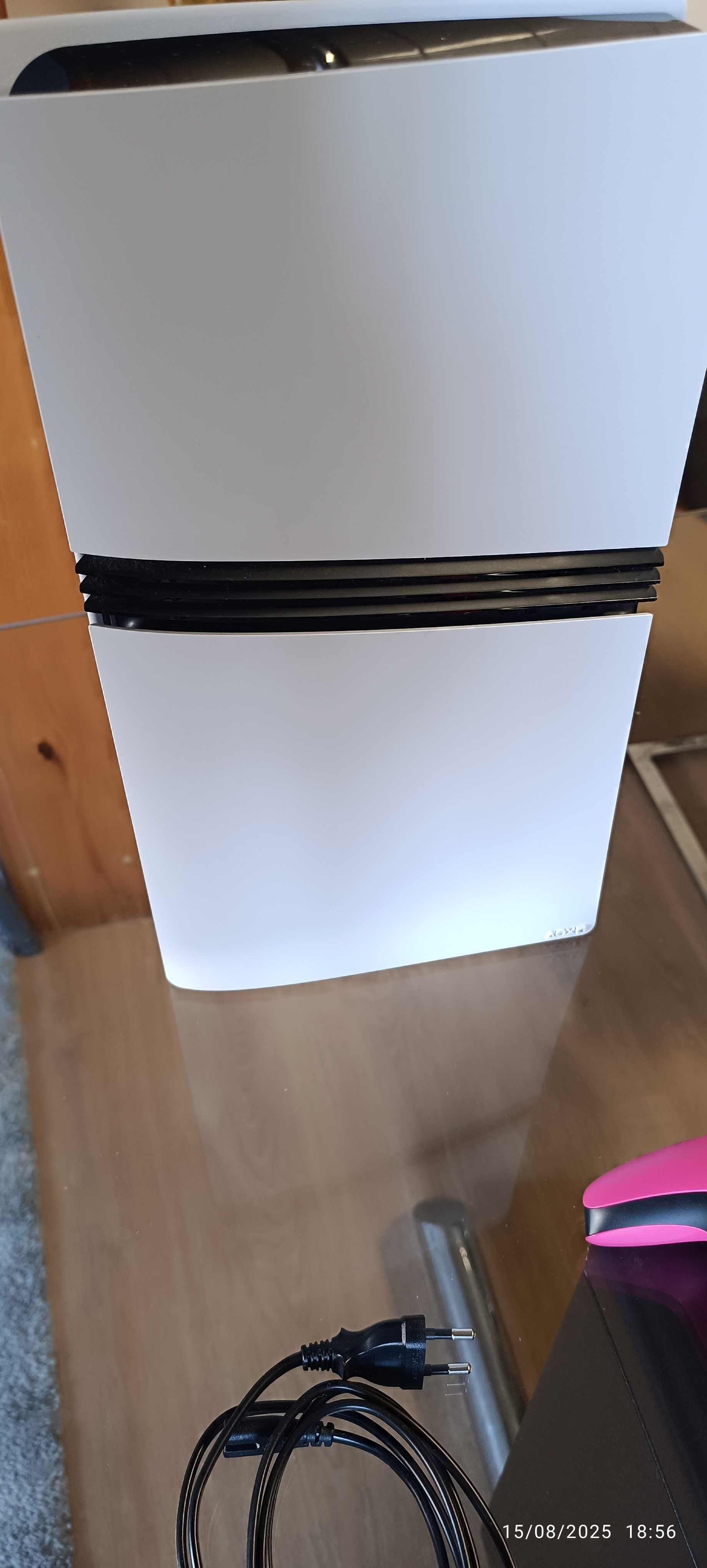 PS5 PRO 2T com 2 comandos e garantia