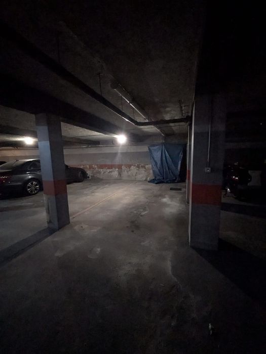 Arrendamento de garagem na Rua do Monte dos Burgos