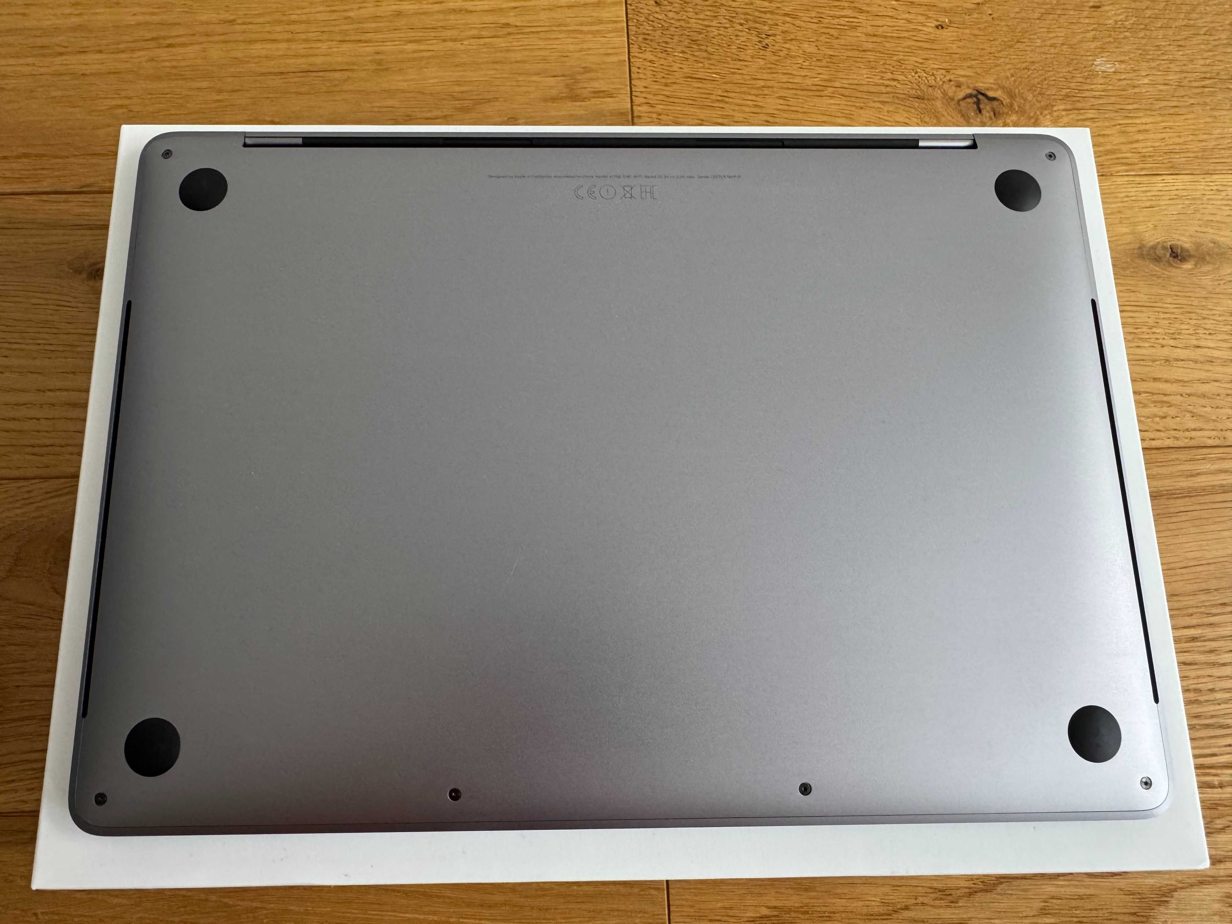 MacBook Pro 13 Space Gray/2.9GHz/8GB/512GB/Touch Bar
