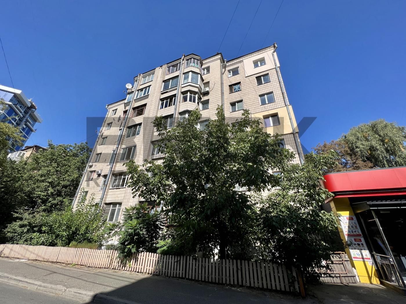 Продам 3к квартиру. Миколи Соловцова 3. Печерск. Центр.