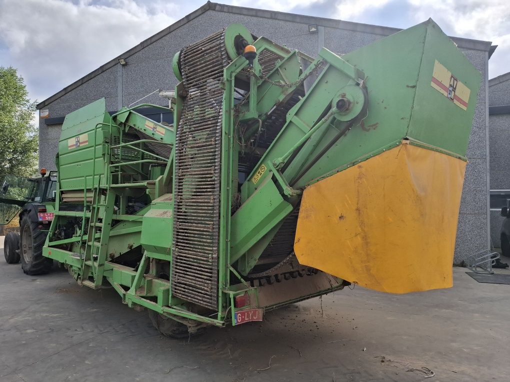 Kombajn do ziemniaków AVR 220 b z napędem