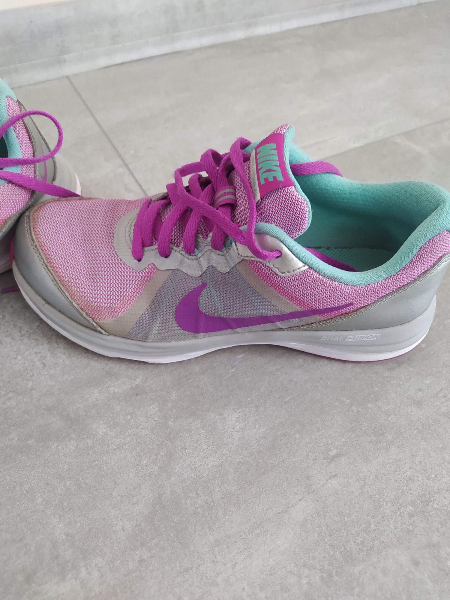 Buty nike rozm 35,5