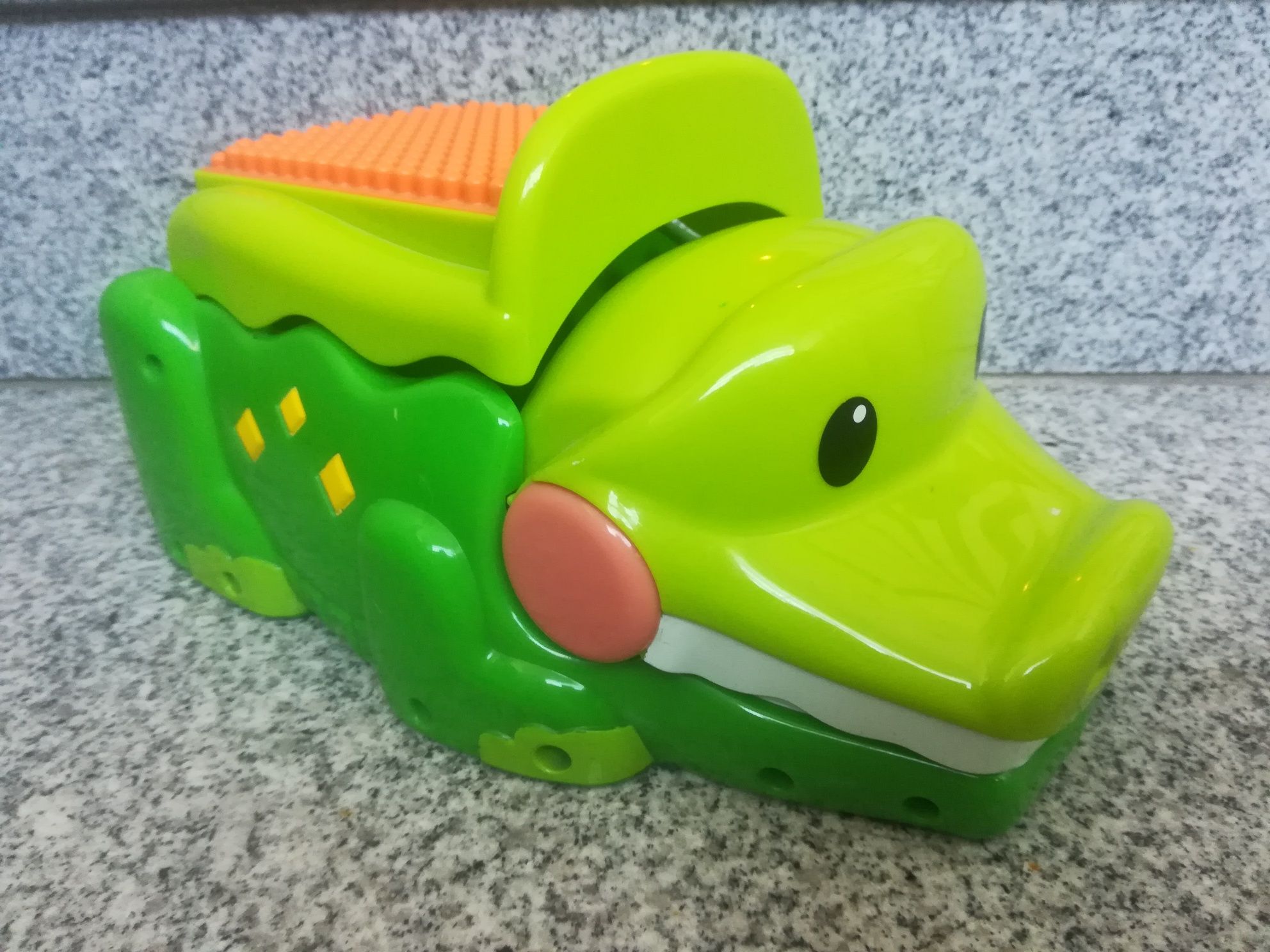 Krokodyl Fisher Price