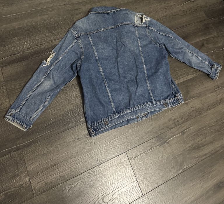 Джинсовая куртка стильная оверсайз и черный бомбер приталенный