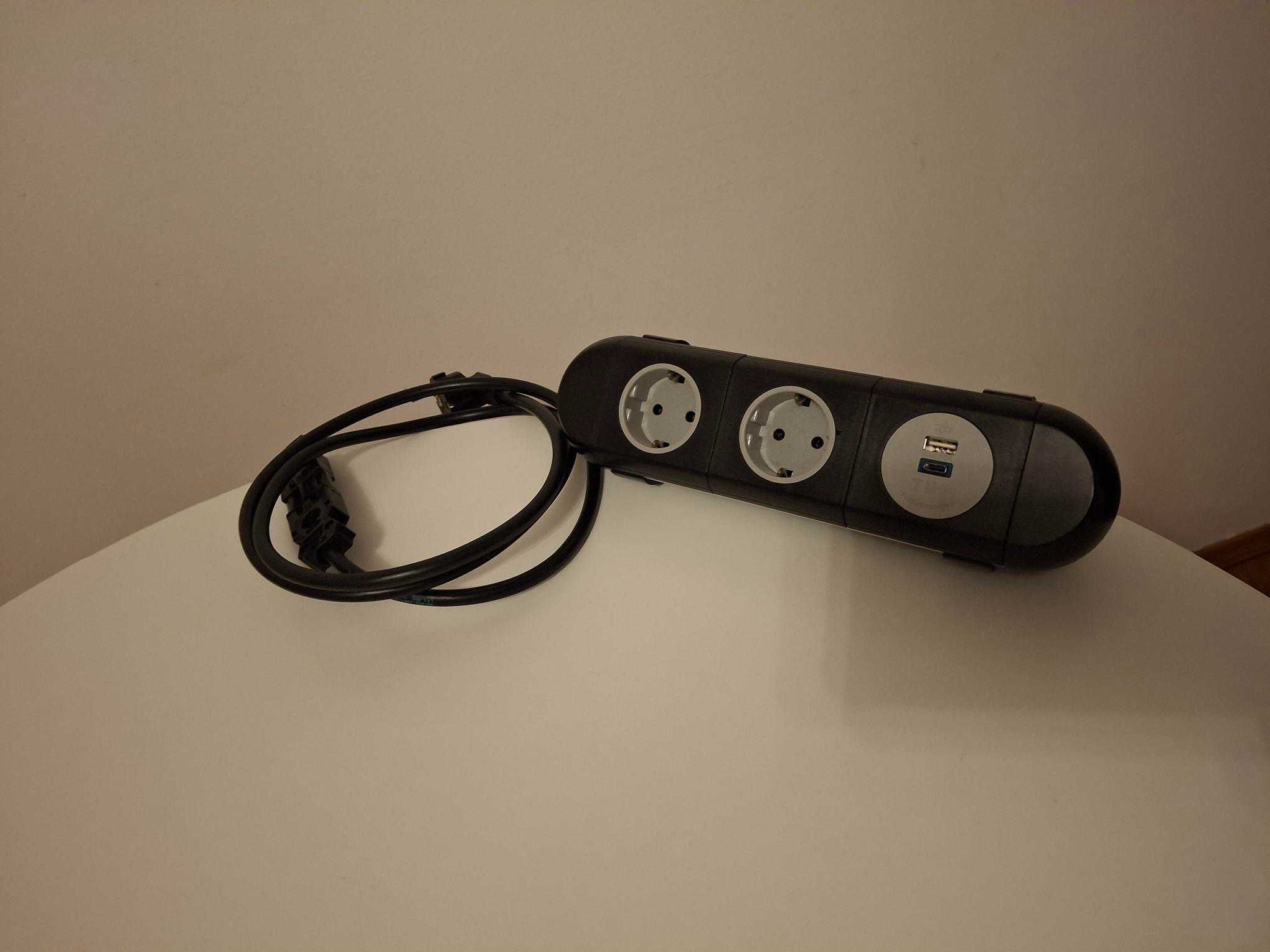 Nabiurkowa listwa zasilająca MEDIAPORT z portami USB