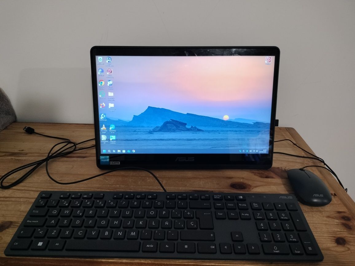 ASUS all-in-one touchscreen E1600W