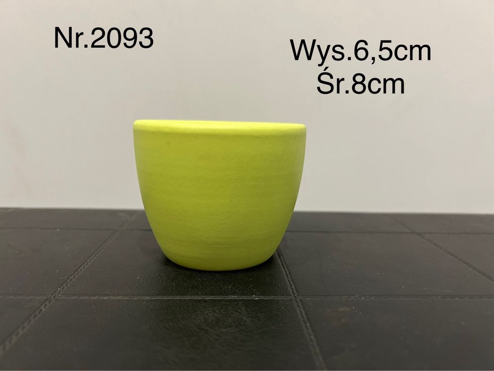 Mała ceramiczna osłonka na doniczkę nr.2093