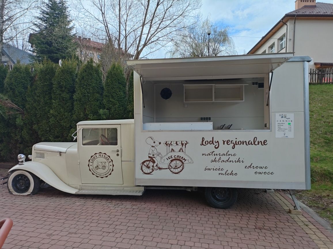 Samochód, przyczepa retro, foodtruck do sprzedaży lodów Carpigiani..