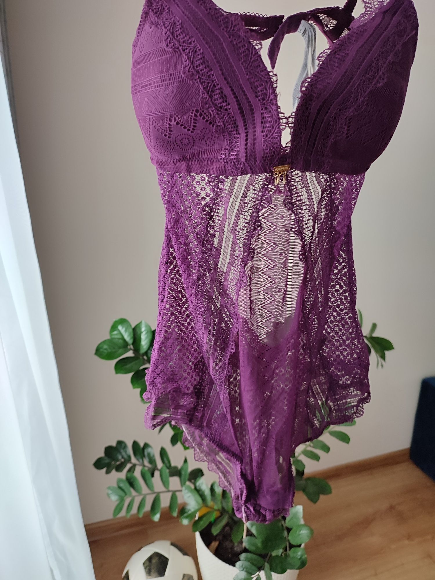 Seksowne fioletowe body