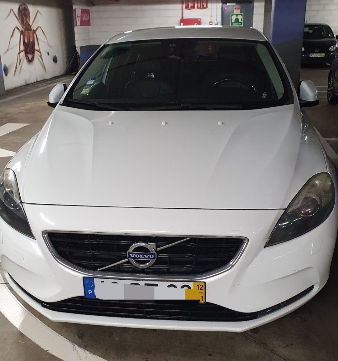 Volvo V40 D2 | 2017 | Branco | Bom estado | €10.000