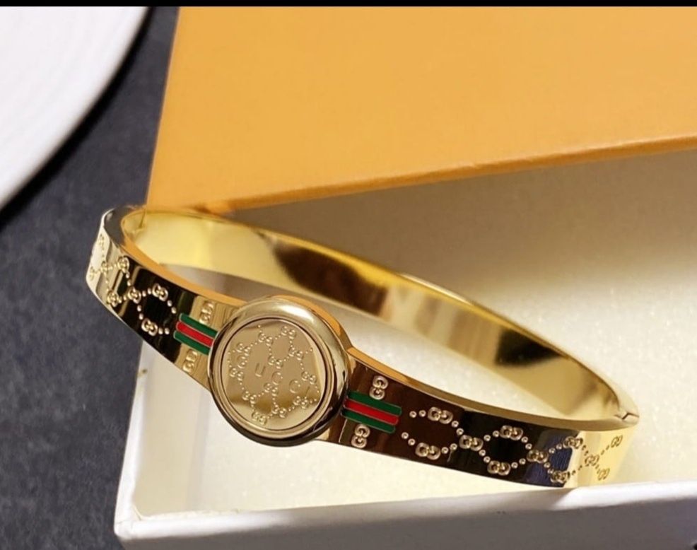Gucci bransoletka zegarek złota monogram GG prezent