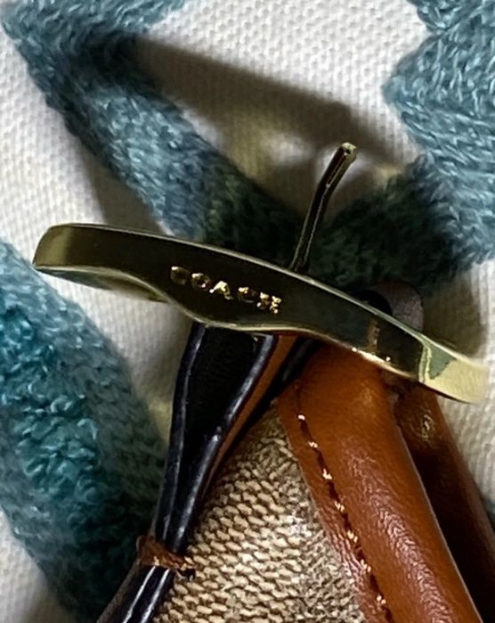 Hamptons Hobo Bag In Signature Canvas