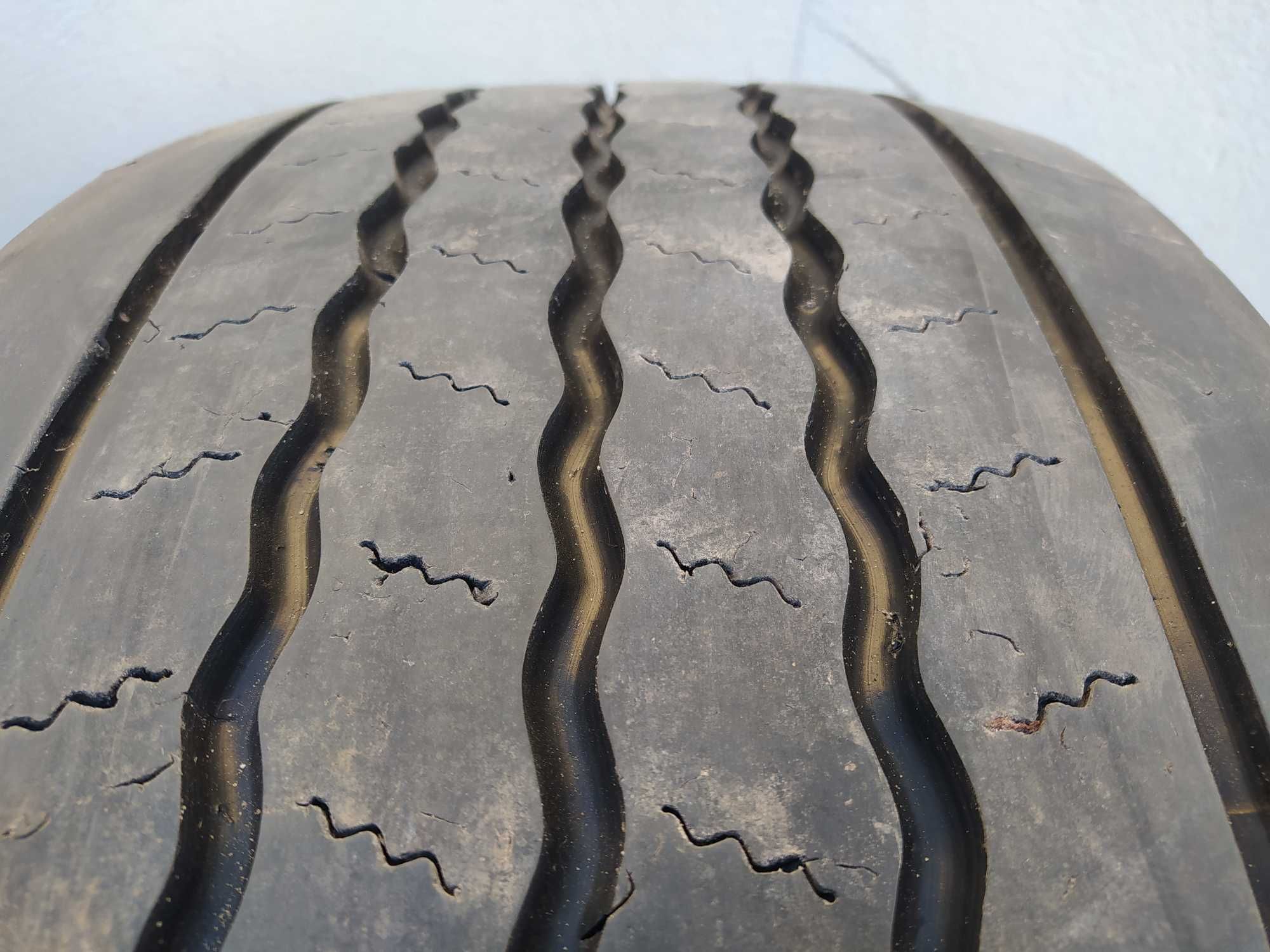 1x Uniroyal FH40 385/65r22.5 naczepowe/ wleczone. 2021rok