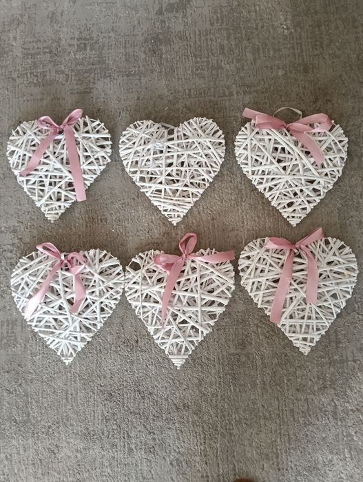 Serca białe plecione