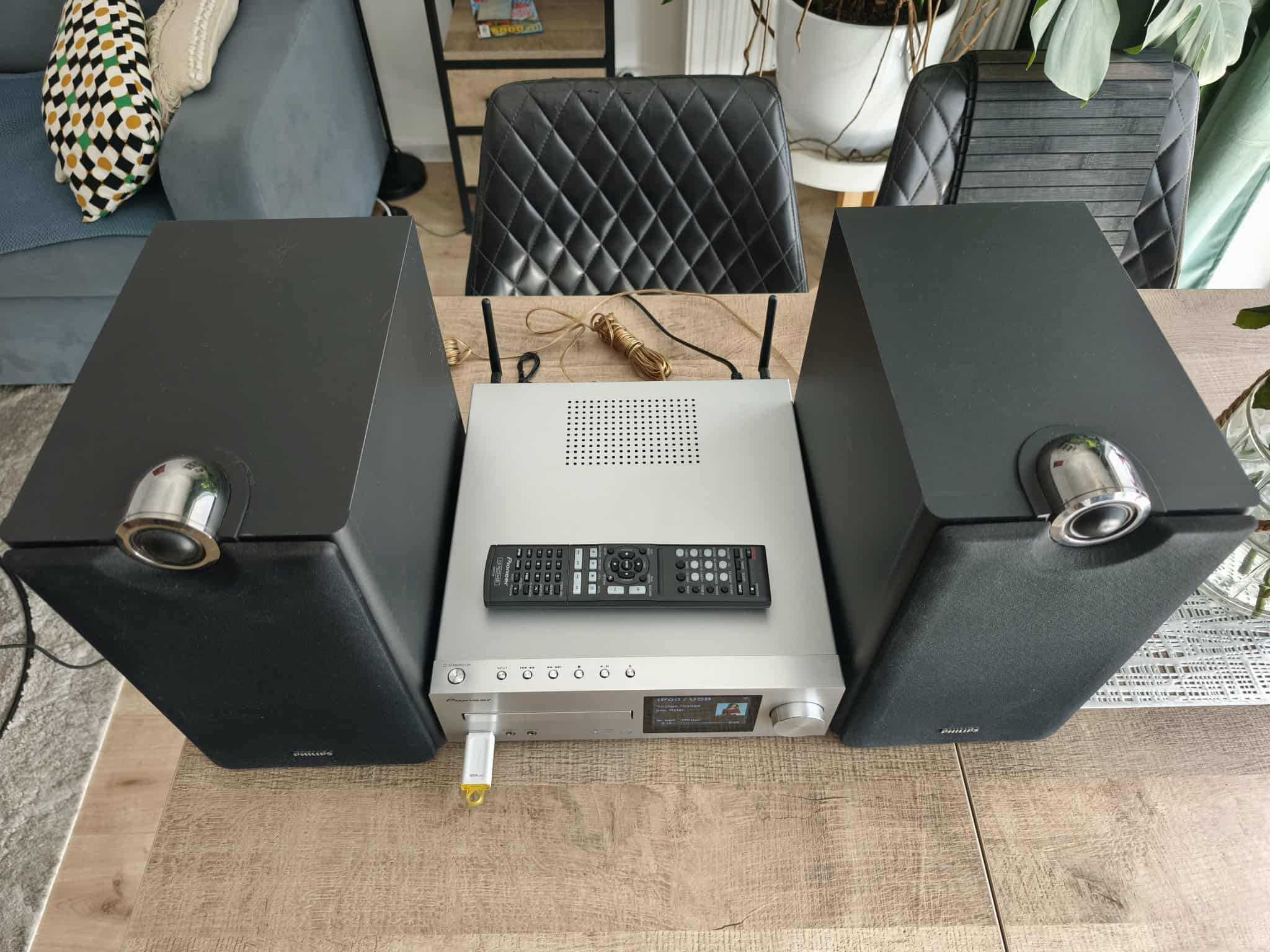 Pioneer X-HM72 + Philips MCi8080 (bardzo dobra jakość dźwięku)